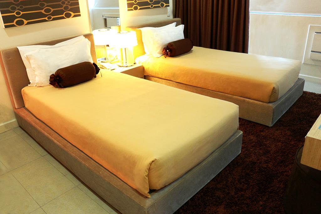 Bsa Twin Towers Aparthotel Mandaluyong Exterior foto
