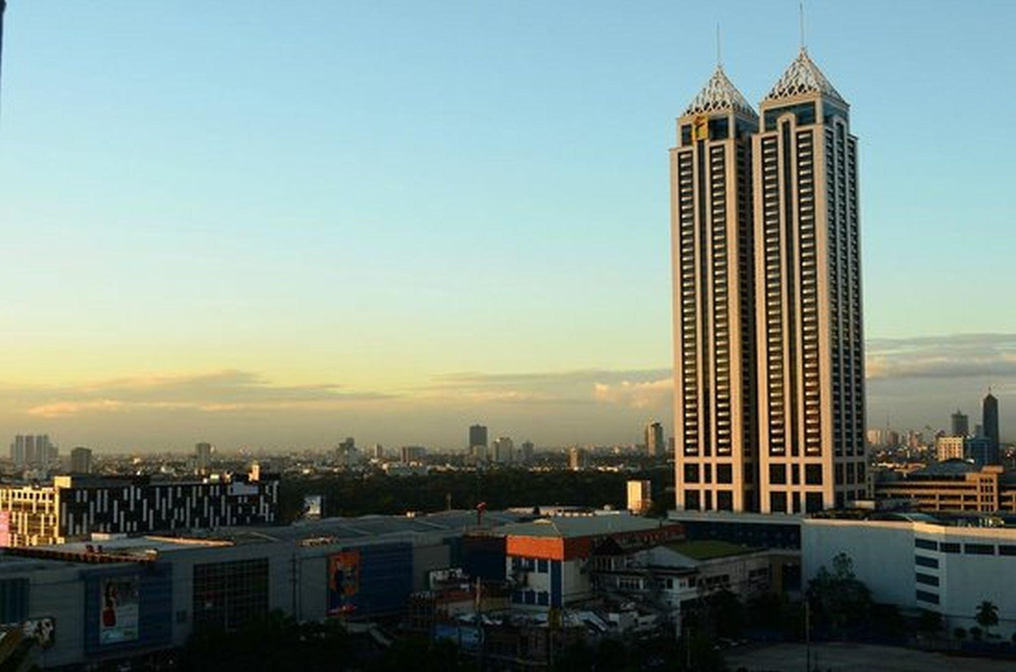 Bsa Twin Towers Aparthotel Mandaluyong Exterior foto
